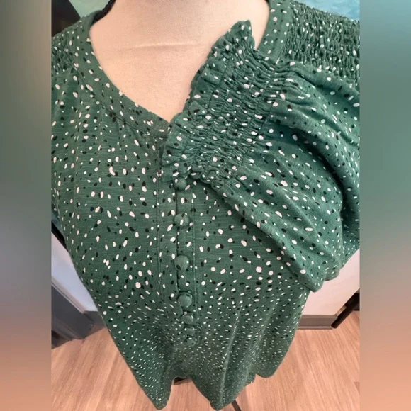 J. Jill Green Long Sleeve Smocked Top with Buttoned Collar - Picture 4 of 8